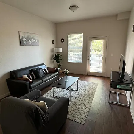 Private 2Bdrm Apartment Convenient To All
